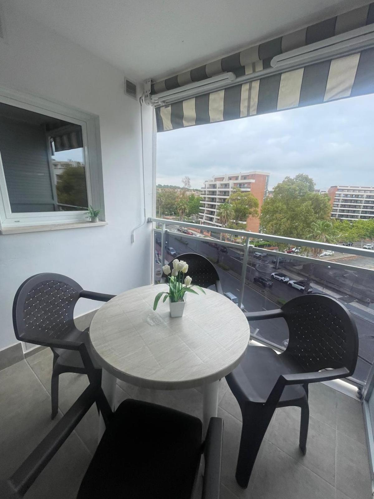 Danubio Port Aventura Apartman Salou Kültér fotó
